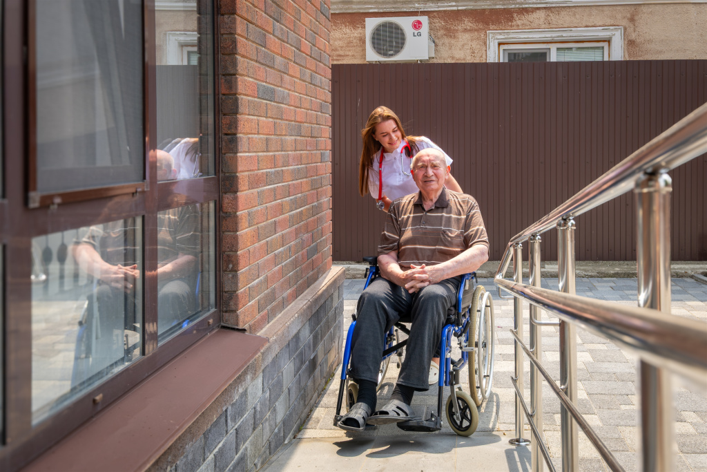 Уход за лежачими пожилыми после инсульта Уход за лежачими пожилыми после инсульта