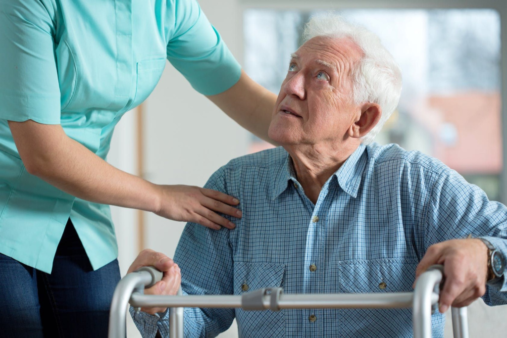 Болезнь Паркинсона в пожилом возрасте: причины и необходимость особого ухода